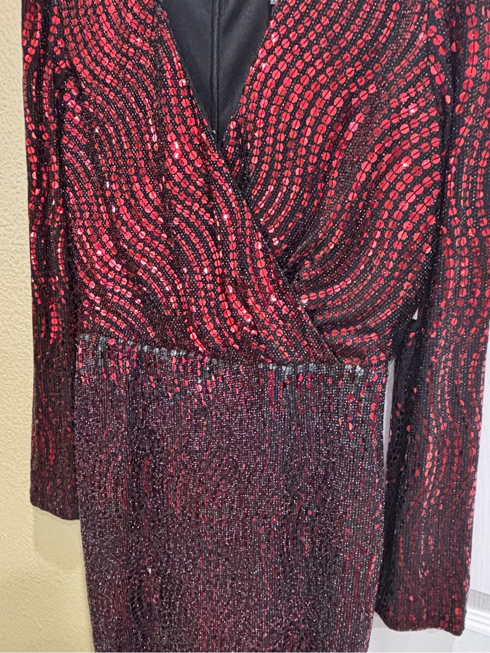 Alexia Admor Burgundy Sequin Long-Sleeve V-Neck Dress - Picture 8 of 8